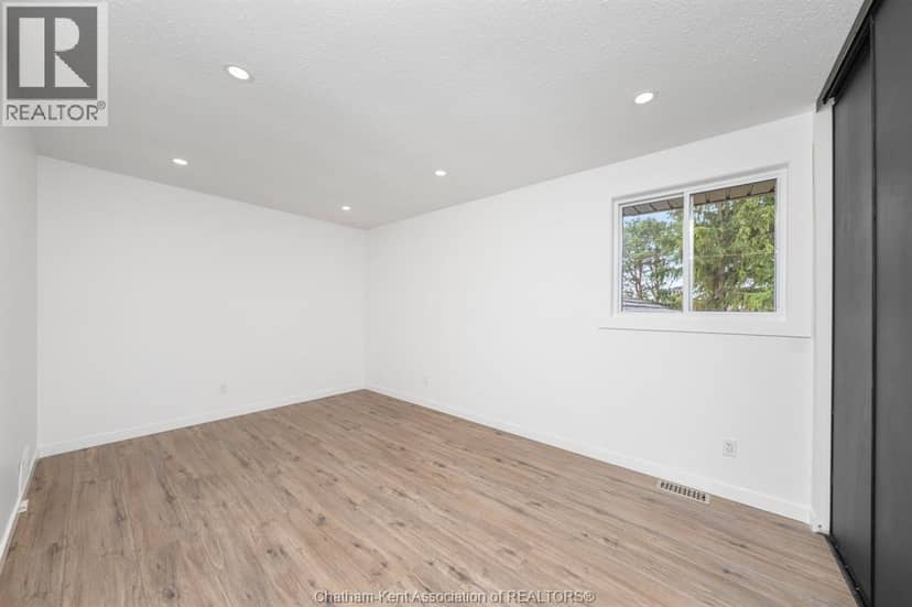 5385 Carriage ROAD — photo 18 of 40
