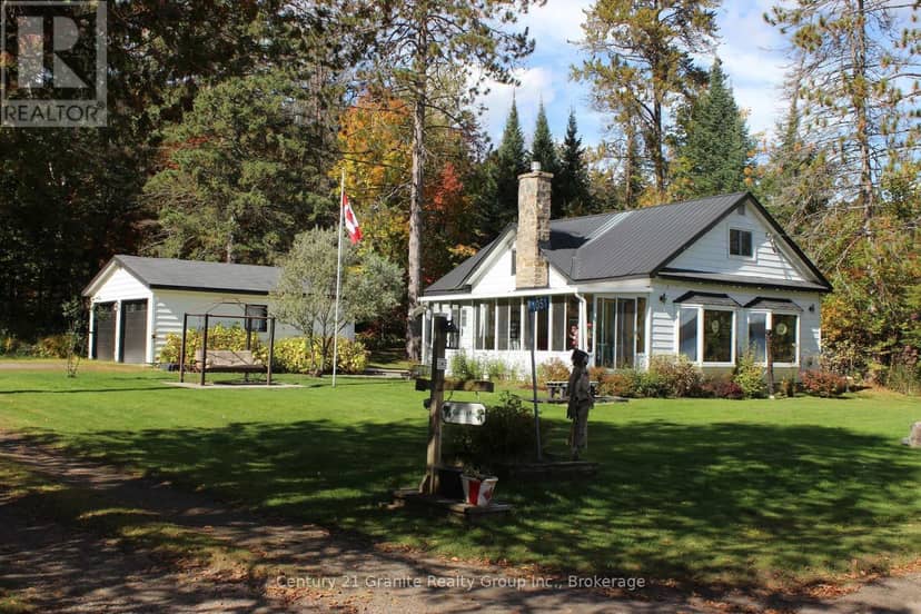 1051 Halls Lake Road, Algonquin Highlands