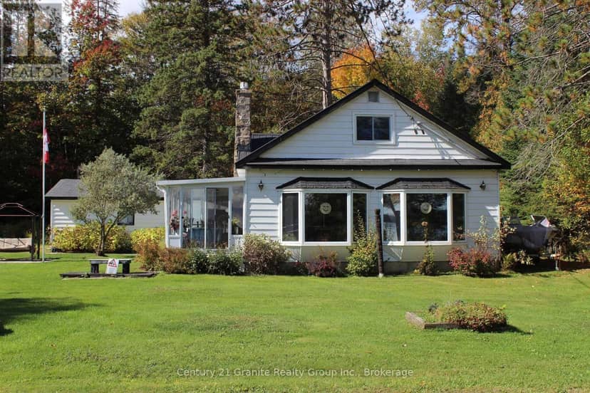 1051 Halls Lake Road, Algonquin Highlands, photo 2