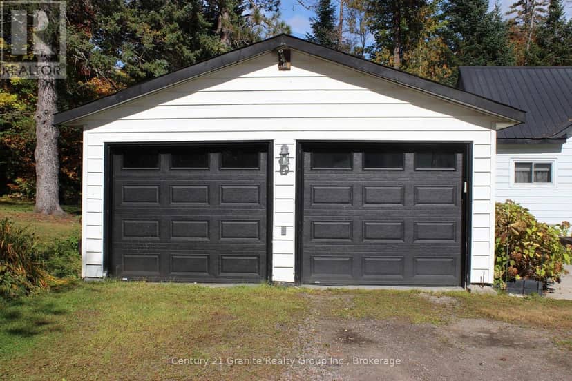 1051 Halls Lake Road, Algonquin Highlands, photo 3