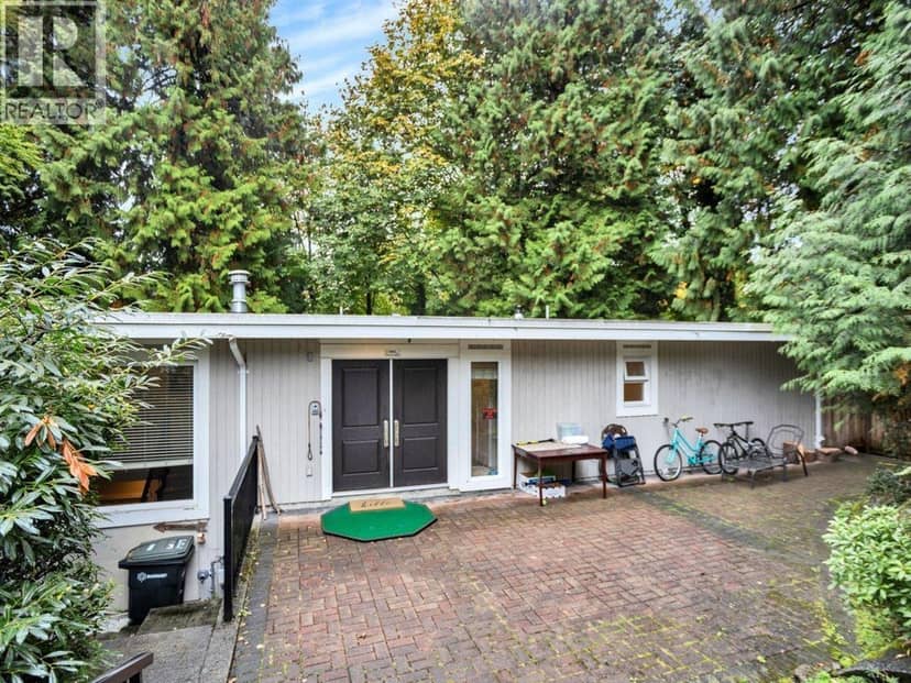 7565 WHELEN COURT, Burnaby