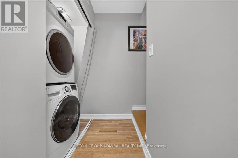 202 - 2 Maxwell Street — photo 10 of 25