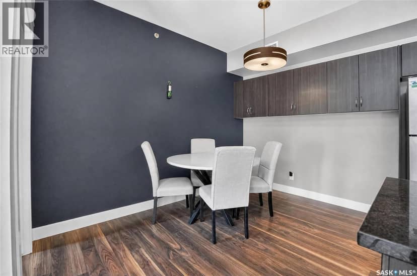 302 721 8th STREET E — photo 13 of 40