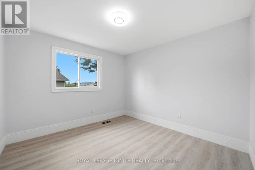 26 Winston Crescent — photo 33 of 36