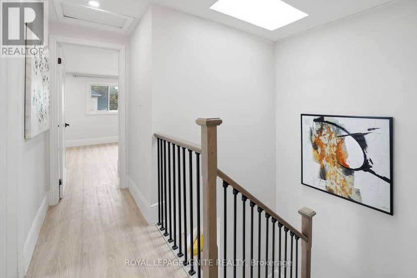 26 Winston Crescent — photo 31 of 36