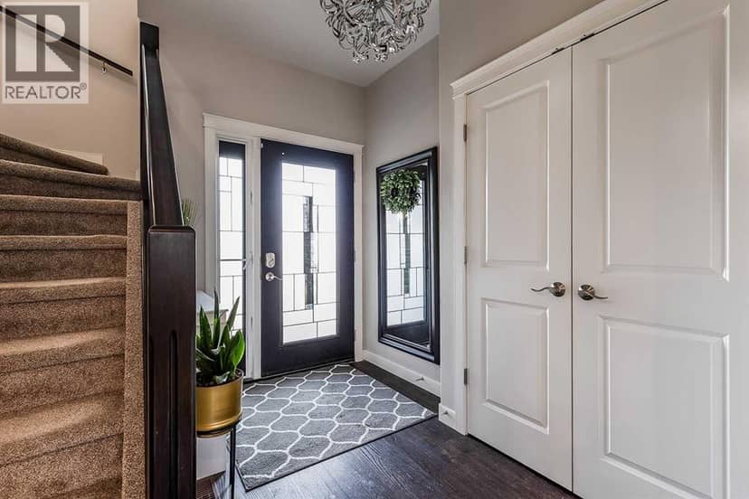 8 Hamptons Crescent SE, Medicine Hat, photo 4