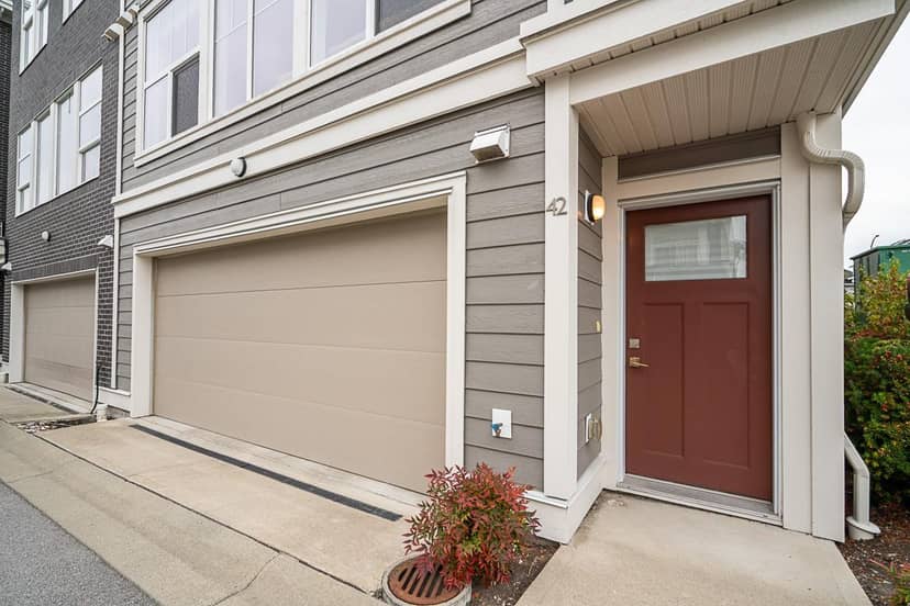 42 8372 202B STREET, Langley, photo 2