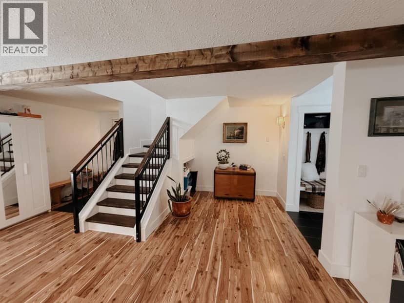 1101 6 Street SW — photo 26 of 40