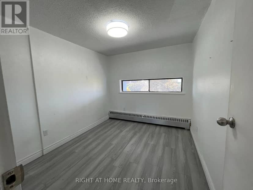 503 - 4689 Jane Street — photo 11 of 15