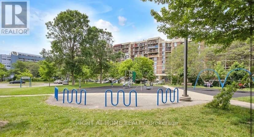 503 - 4689 Jane Street — photo 13 of 15