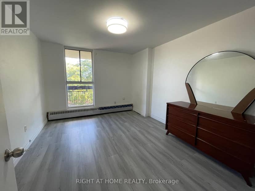 503 - 4689 Jane Street — photo 9 of 15