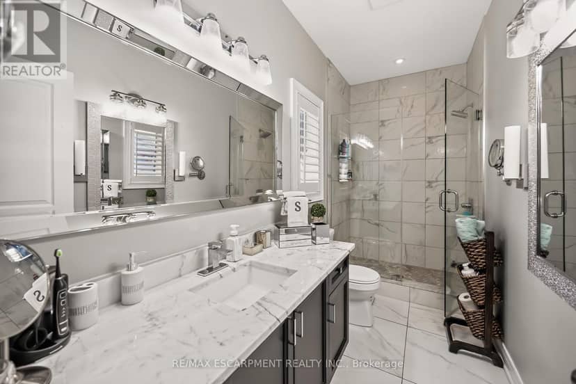 8165 Twenty Road E — photo 21 of 40