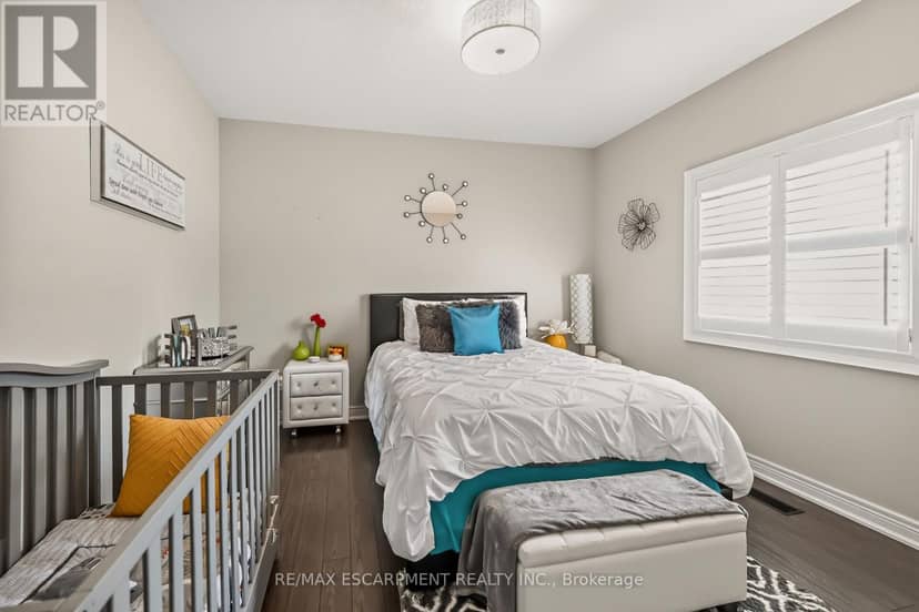 8165 Twenty Road E — photo 22 of 40