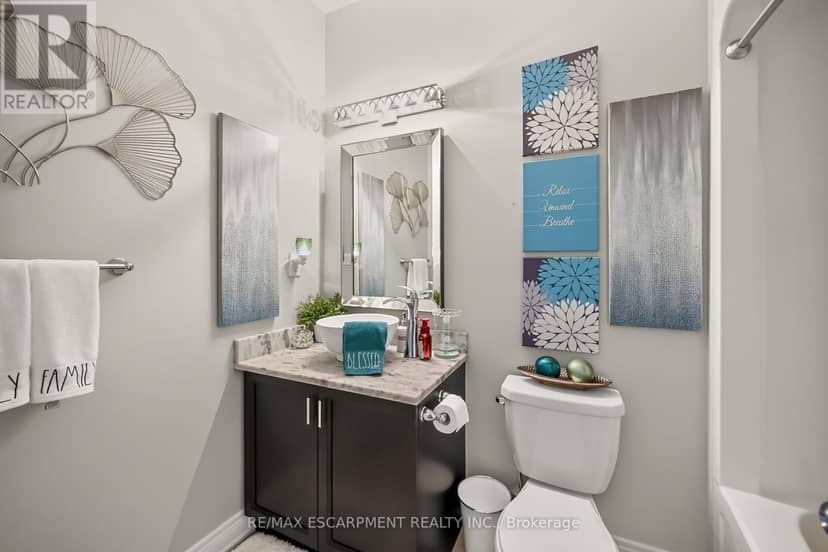 8165 Twenty Road E — photo 24 of 40