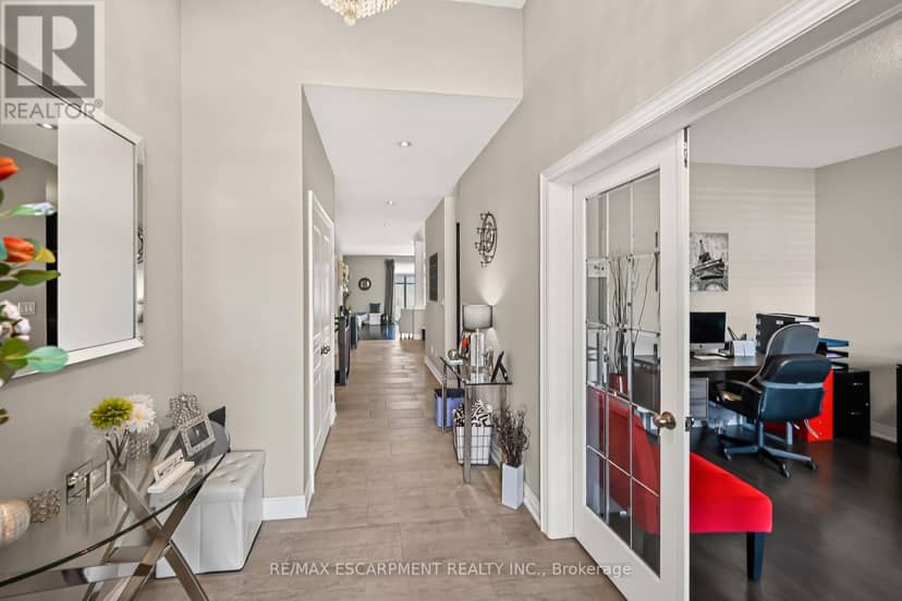 8165 Twenty Road E — photo 4 of 40