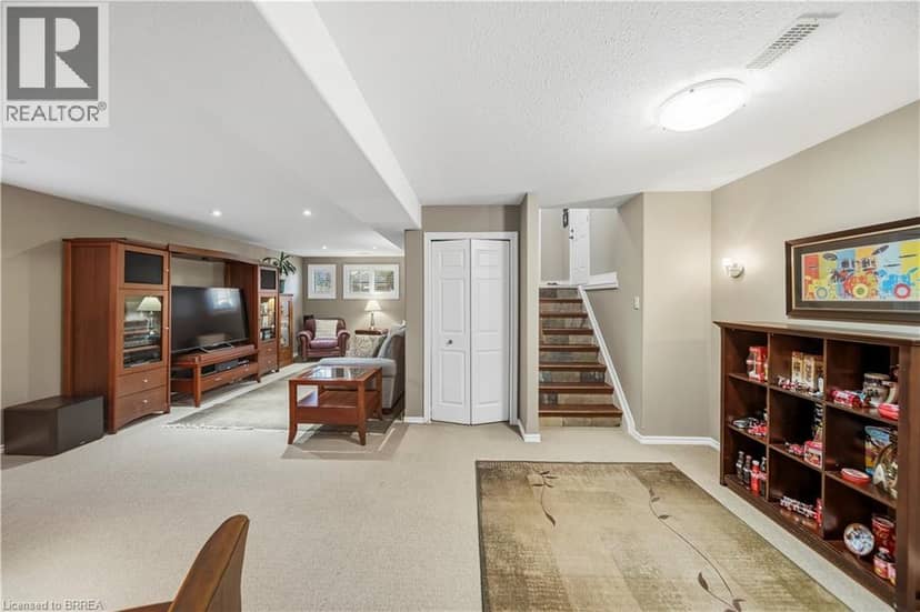 79 COURT Drive — photo 21 of 35