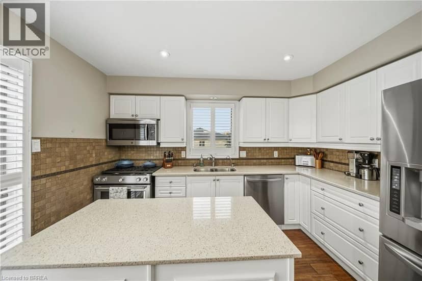 79 COURT Drive — photo 9 of 35