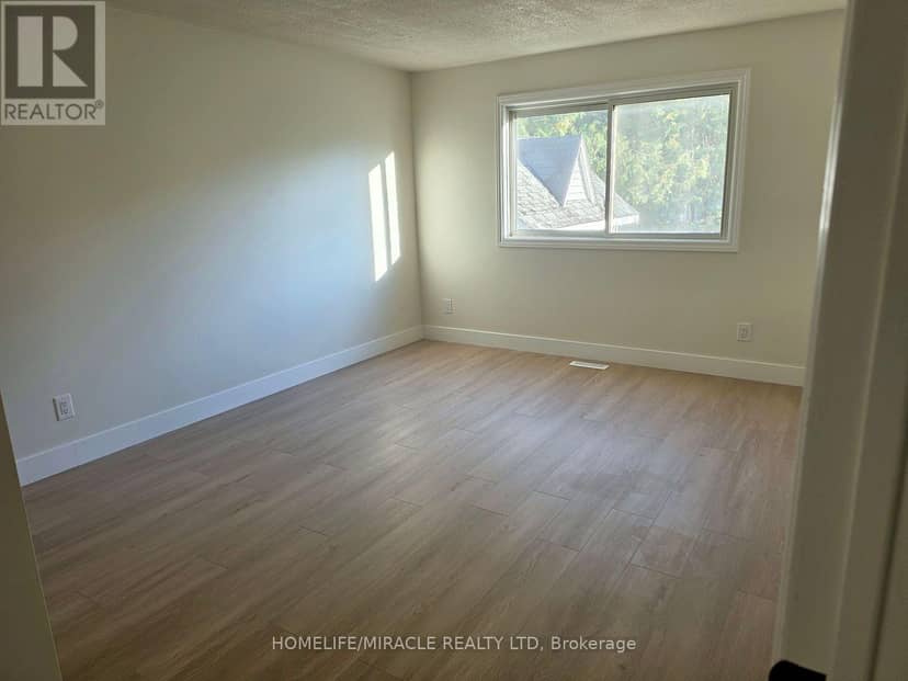 23 Alayne Crescent — photo 12 of 27