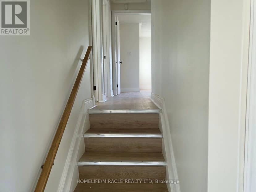 23 Alayne Crescent — photo 9 of 27