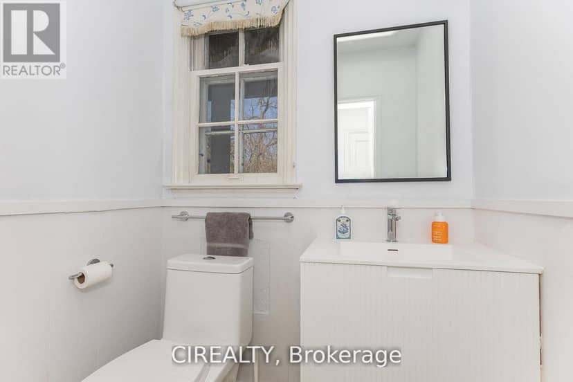 25 Howard Avenue — photo 17 of 28