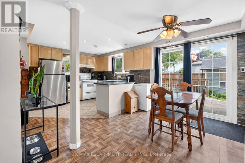 503 John Street — photo 11 of 40