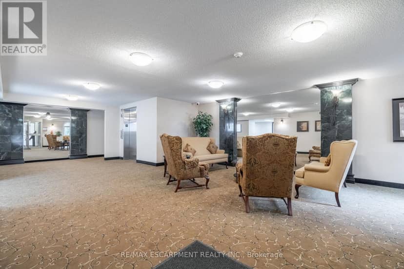 306 - 970 Golf Links Road — photo 1 of 40