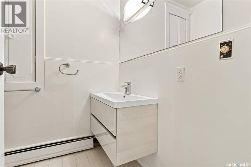 810 4th AVENUE — photo 18 of 40