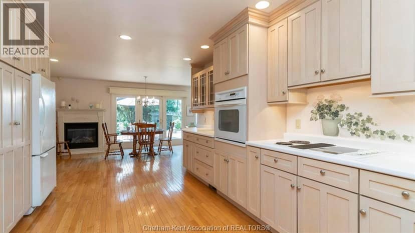 7678 TALBOT TRAIL West — photo 13 of 40
