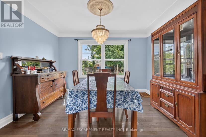 111 Kenilworth Avenue S — photo 14 of 40