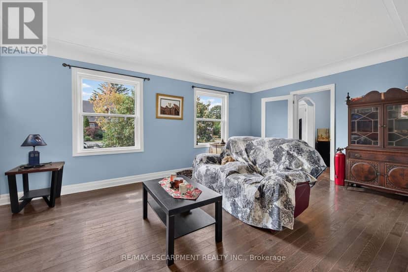 111 Kenilworth Avenue S — photo 16 of 40