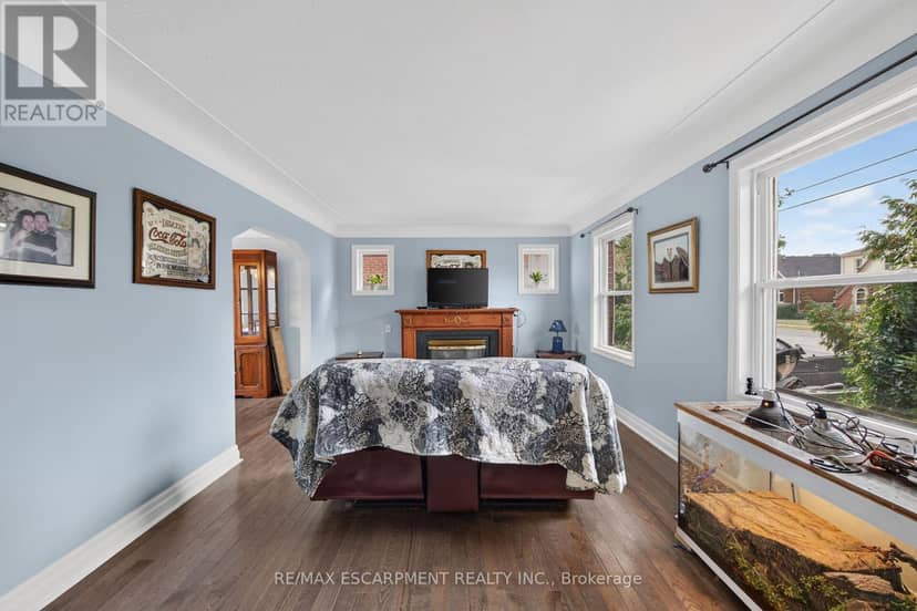 111 Kenilworth Avenue S — photo 19 of 40