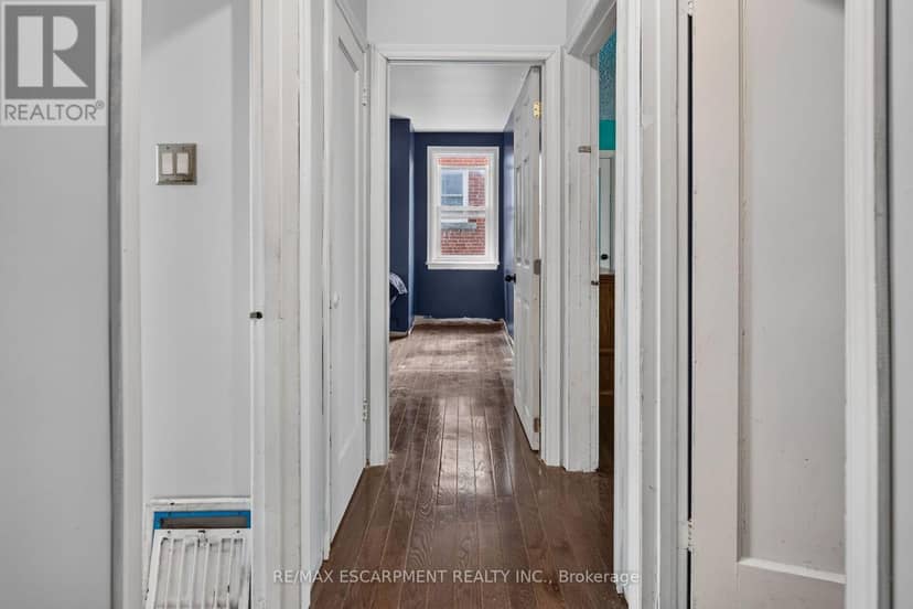 111 Kenilworth Avenue S — photo 21 of 40