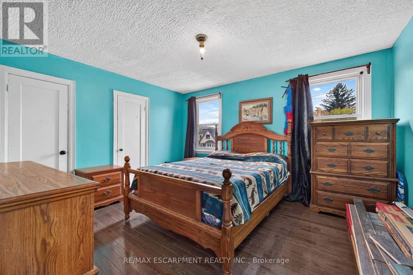 111 Kenilworth Avenue S — photo 22 of 40