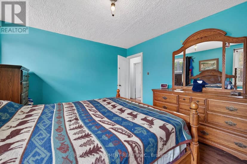 111 Kenilworth Avenue S — photo 23 of 40