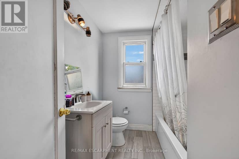111 Kenilworth Avenue S — photo 27 of 40
