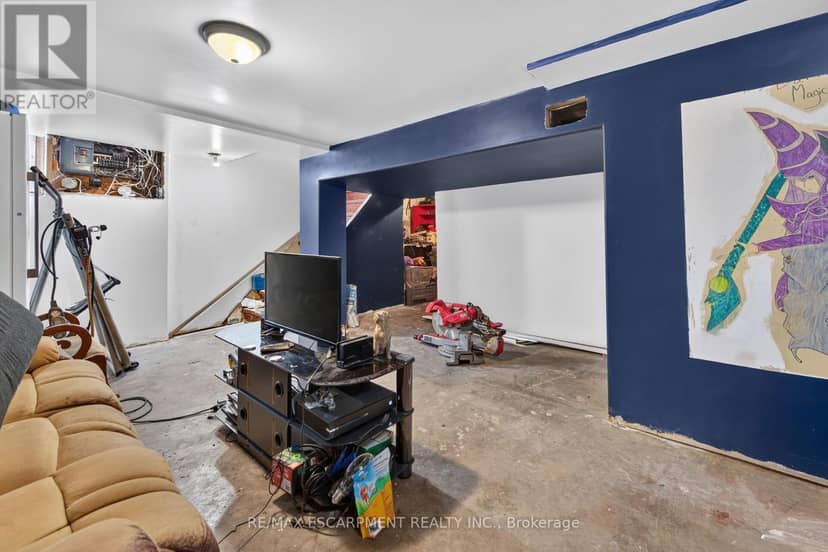 111 Kenilworth Avenue S — photo 29 of 40
