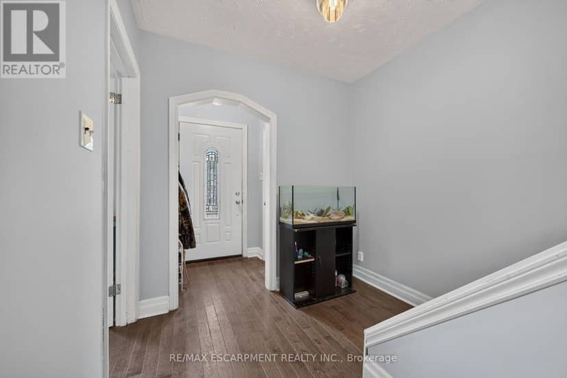 111 Kenilworth Avenue S, Hamilton, photo 8