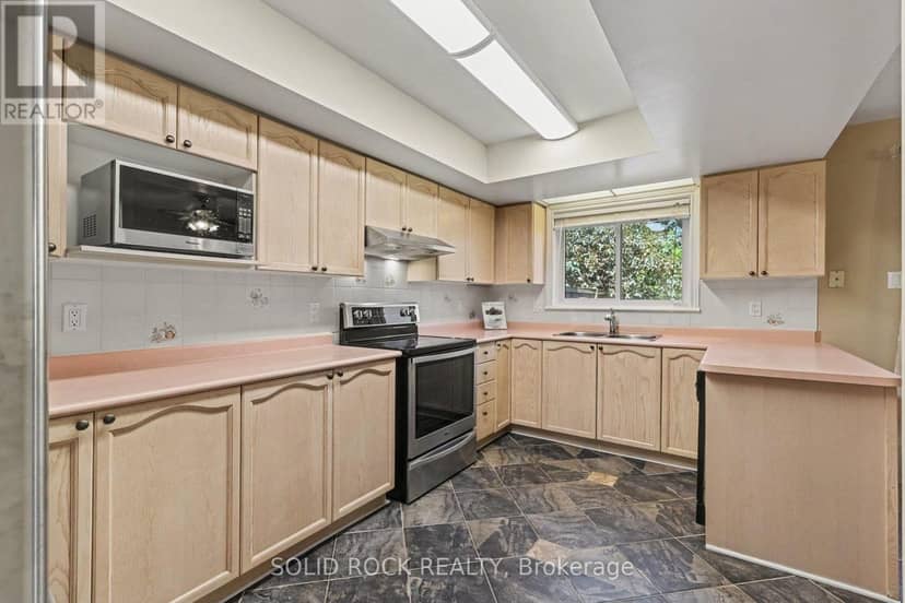76 Grenadier Way — photo 10 of 33