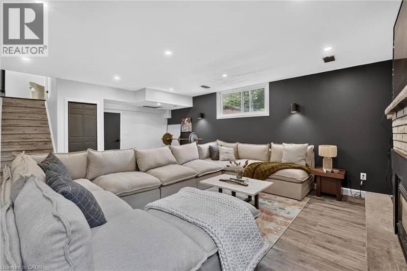 9 LESLIE Drive — photo 35 of 40