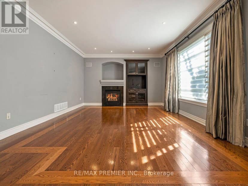 27 Gaydon Avenue — photo 12 of 40