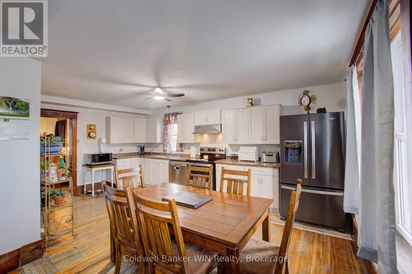17 Arthur Street E — photo 10 of 40