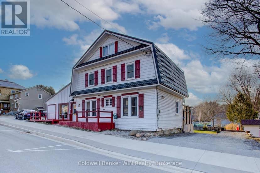 17 Arthur Street E — photo 2 of 40