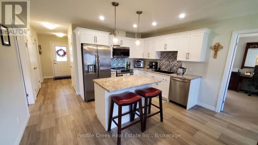 83 Huron Heights Drive — photo 3 of 13