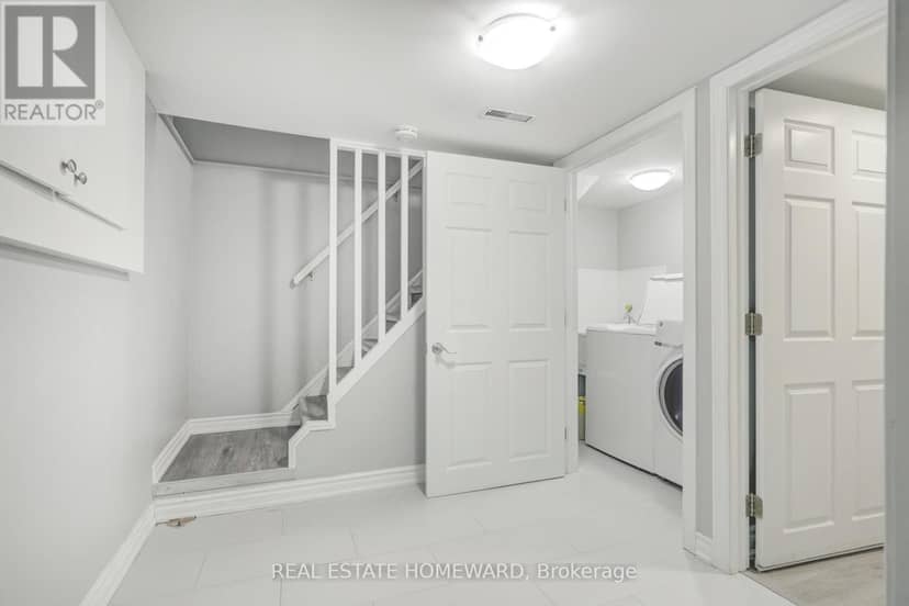 4 Moorecroft Crescent — photo 13 of 24