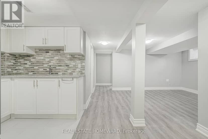 4 Moorecroft Crescent — photo 15 of 24