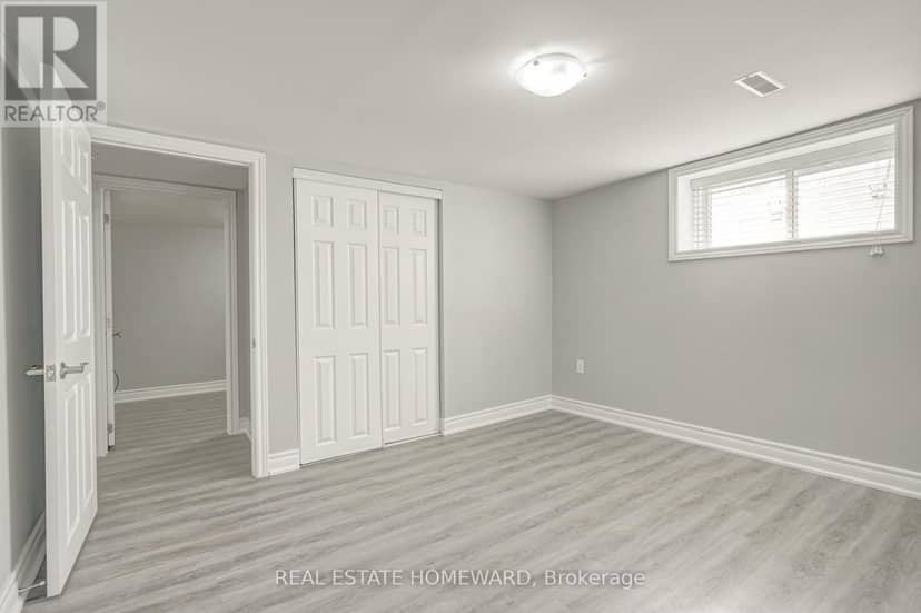 4 Moorecroft Crescent — photo 19 of 24