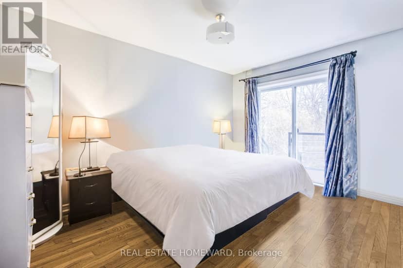 4 Moorecroft Crescent, Toronto, photo 8