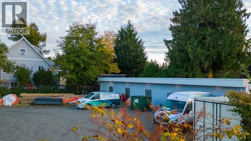 734 NORTH ROAD, Gibsons, photo 3
