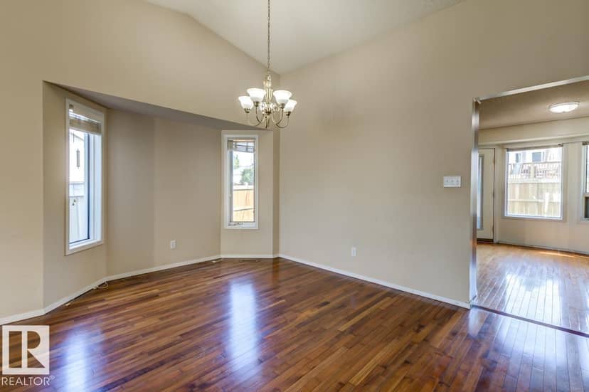 3908 28 AV NW — photo 13 of 40