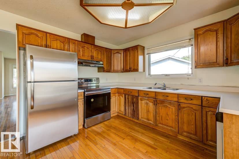 3908 28 AV NW — photo 21 of 40
